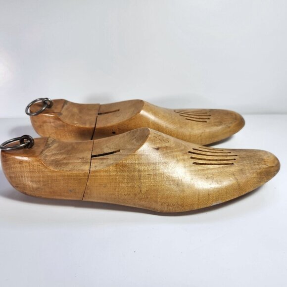 Vintage Shoe Trees Stretchers Mens 10M Classic Maple Construction Hanging Loops - Picture 2 of 13